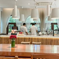 Ocean Man Cafe เขาหลัก