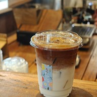 Laan-Tim's Cafe'&Gallery