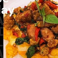 ข้าวกระเพรา ข้าวผัด ส้มตำ พิซซ่า สปาเกตตี้ คาเฟ่บ้านหมี คาเฟ่บ้านหมี สาย2