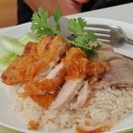 เมนูของร้าน ข้าวมันไก่จักรพรรดิ หอนาฬิกา@เชียงราย