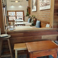 Laan-Tim's Cafe'&Gallery