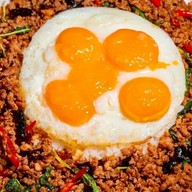 บ้านหมี กระเพรา ข้าวผัด ส้มตำ ตำเส้นเล็ก พิซซ่า พระราม 5
