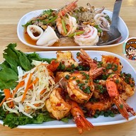 มีสุข คาเฟ่ แอนด์ บิสโทร  Meesuk Cafe and Bistro -