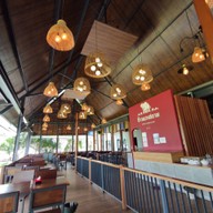 บรรยากาศ ตำไท ครบเครื่องเมนูอาหารอีสาน -