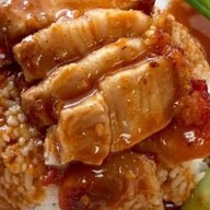 ข้าวหมูแดงหมูกรอบ