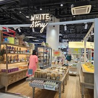 หน้าร้าน White Story Central Bangna