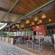 บรรยากาศ ตำไท ครบเครื่องเมนูอาหารอีสาน -