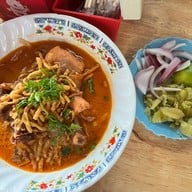เมนูของร้าน ข้าวซอย ลุงประกิจกาดก้อม