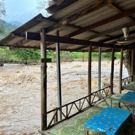 ร้านช้างยิ้มแก่งกื้ด