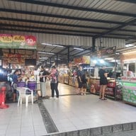 บรรยากาศ น้ำผลไม้ปั่น Angel ตลาดนกฮูก