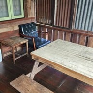 สี่แยกหัวตะเข้คาเฟ่แอนด์เกสท์เฮ้าส์