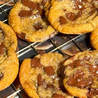 FATCHEWYHOUR ประเสริฐมนูกิจ (Prasertmanukit)