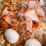 ก๋วยเตี๋ยวห้อยขาต้นน้ำ