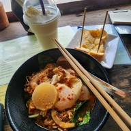 สี่แยกหัวตะเข้คาเฟ่แอนด์เกสท์เฮ้าส์