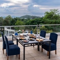 บรรยากาศ La Vista Restaurant