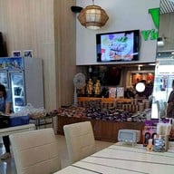 บรรยากาศ วิลลี่แหนมเนือง สกลนคร สาขาอาคารวัดแจ้งแสงอรุณ