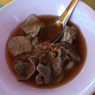 เมนูของร้าน อิ่มจุก บะหมี่เกี๊ยว&หมูแดง -