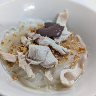 เมนูของร้าน ก๋วยเตี๋ยวไก่ไทยนายโต้งห้วยพลู สาขา2 สี่แยกกั่งบ๊วย