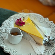 อัญมณีคาเฟ่แอนด์โรสเตอรี่ บางเสาธง สมุทรปราการ