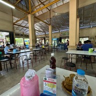 ก๋วยเตี๋ยวเฮียตี๋น้อย เนินมะกอก