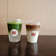 mustcoff. Sriracha