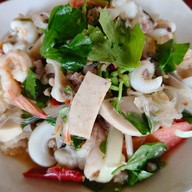 ครัวดีแตก (ลาบ อีสาน-เหนือ ต้มแซ่บ ส้มตำ)