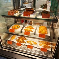 บรรยากาศ Ultra Coffee Roasters  อาคารบางกอกสหประกันภัย (BUI)