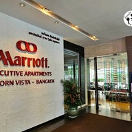 หน้าร้าน MoMo Cafe Marriott Sathorn Vista