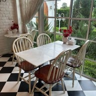 Misstar Cafe by Davika