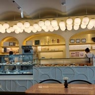 Wondering Cafe & Bakeshop HQ ถนนนางลิ้นจี่