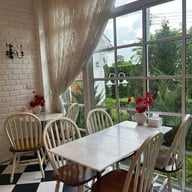 Misstar Cafe by Davika