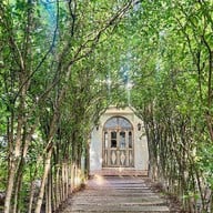Slole Cafe & Garden