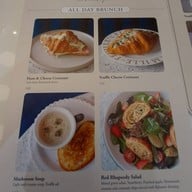 Wondering Cafe & Bakeshop HQ ถนนนางลิ้นจี่