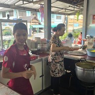 บรรยากาศ ร้านข้าวซอยป้าหลอย