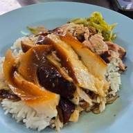 เม้งข้าวมันไก่ สาขาเจริญรัถ