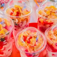 สตอเบอรี่โยเกิร์ต  เจ๊นิ