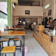 ก๋วยเตี๋ยวชลบุรี ณ โคราช หน้าวัดสระแก้ว