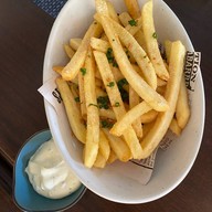 Sapphire Bar โรงแรม เดอะ สุโกศล กรุงเทพ