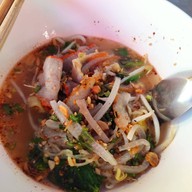 เมนูของร้าน ก๋วยเตี๋ยวเจ้สั้นต้มยำมะนาว