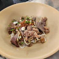 ลูกชิ้นอนามัย ซอยศูนย์วิจัย (ข้าง รพ.กรุงเทพ)