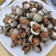 เมนูของร้าน ผ่องพรรณกุ้งเผา ตลาดกลางอยุธยา