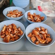 เมนูของร้าน นายดอนต้มเลือดหมู