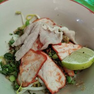 เมนูของร้าน ก๋วยเตี๋ยวต้มยำแม่น้อย