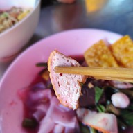 เมนูของร้าน ก๋วยเตี๋ยวเจ้สั้นต้มยำมะนาว