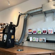 บรรยากาศ Huan coffee & roastery สุขุมวิท 101/1