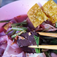 เมนูของร้าน ก๋วยเตี๋ยวเจ้สั้นต้มยำมะนาว