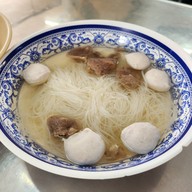 ลูกชิ้นอนามัย ซอยศูนย์วิจัย (ข้าง รพ.กรุงเทพ)