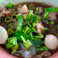 คุณปลื้มก๋วยเตี๋ยวเรือสามบาท