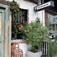 Dedicate Flower's Cafe
