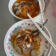 ก๋วยเตี๋ยวลุงนำ